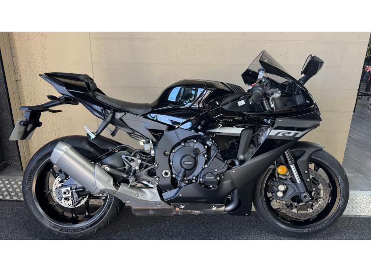 YAMAHA YZF 1000 R1
