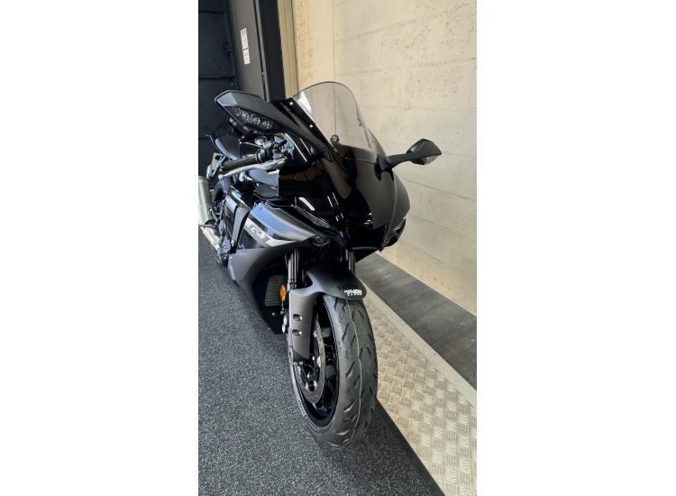 YAMAHA YZF 1000 R1
