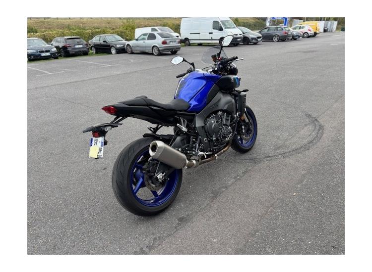 YAMAHA MT-10